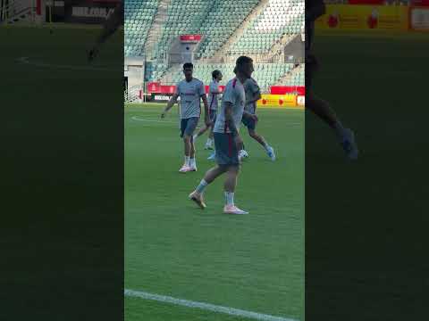 LEWANDOWSKI TRENUJE WE WROCŁAWIU PRZED MECZEM Z UKRAINĄ #SHORTS thumbnail