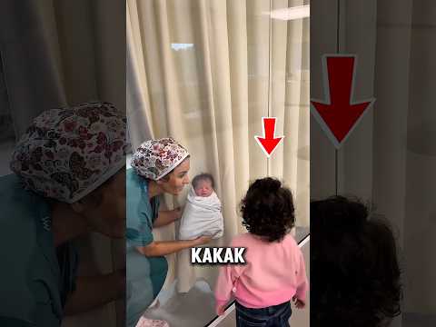 Dapat Adik Baru, Gadis Kecil ini Sangat Bahagia… Ayahnya Sampai Nangis Karena Terharu! thumbnail