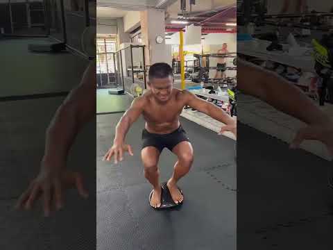 ฝึกฝน ฝึกซ้อม สู้ต่อไป #Shorts | Buakaw Banchamek thumbnail