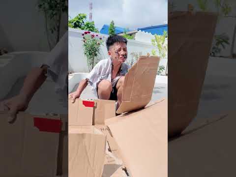 Tình yêu của người bố nghèo dành cho con dù vất vả vẫn luôn mỉm cười #shorts #kindness #dad thumbnail