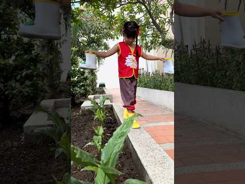 SH - Em gái tốt bụng, Tìm giày cho chị || Kind girl, Find shoes for my sister #shorts thumbnail