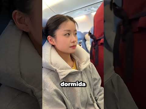 La Azafata NO Estaba Lista para Esto 😱✈️ thumbnail