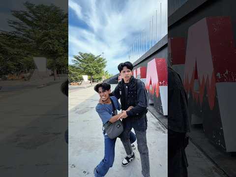 Akbar Hasri Menyelamatkan Warga Yang di Kejar Geng Penjahat Merah thumbnail