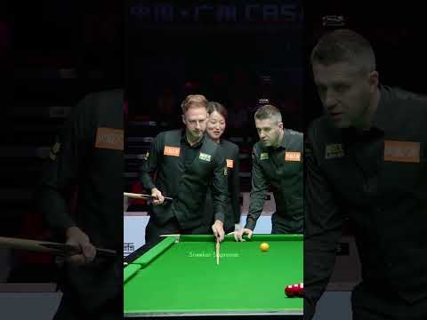 Selby Shows Off His New Cue to Judd Trump thumbnail