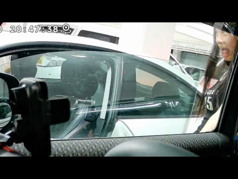 車CAM直擊 - 開門撞花人地架車仲走左去，影曬有片有聲有表情，你都係自首吧啦❗️警已報 thumbnail