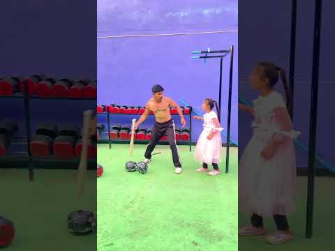 Dumbbell tod diya bhai ne.??? #shortvideo #funnyvideo #funnyshorts #comedyvideos #funny thumbnail