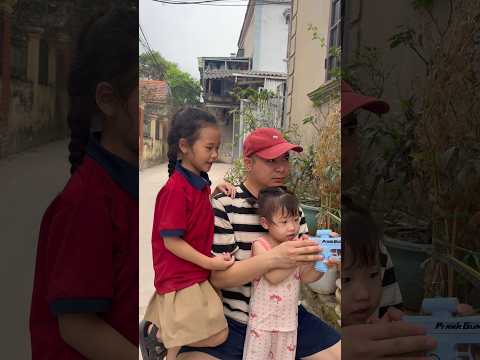 Đi xe đạp đi học #shorts thumbnail