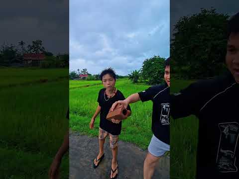 Đứa Trẻ Tội Nghiệp Nghiện Freefire Trên Sao Hoả #shorts thumbnail