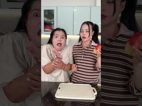 I have a sharp face ?? #funny #shorts thumbnail