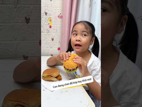 Phát hiện con gái ăn những món kỳ lạ #shorts thumbnail