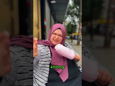 Anh ấy đổ nước vào kẹo bông gòn 😂 thumbnail