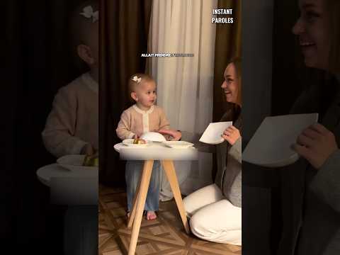 Cette petite fille surprend sa mère en réalisant cet acte inattendu avec ses bonbons thumbnail