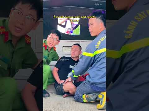 Ánh mắt cùng nụ cười ngờ nghệch 😂 #antoangiaothong #tintucgiaothong #shorts #plxhvn #phapluatxahoi thumbnail