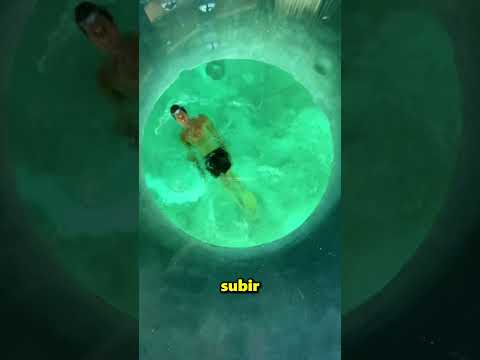 Este Hombre Se Quedó Atrapado Bajo El Barco 😱 thumbnail