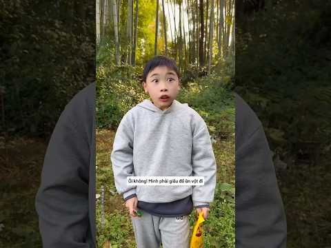 Em họ lén lút giấu đồ ăn vặt bị tôi phát hiện thumbnail