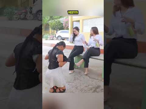 ? Una maestra disabile insultata dagli studenti… poi succede l’impensabile! ?#shorts #viral thumbnail