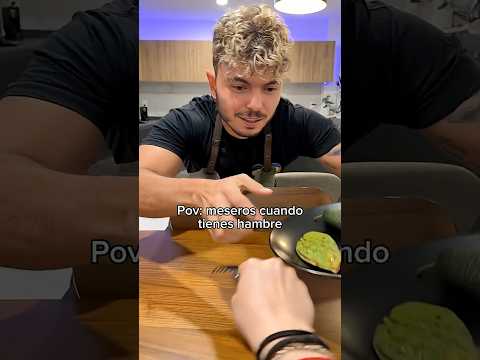 Meseros cuando tienes hambre ? | Bastian Delfin • #humor #shorts thumbnail