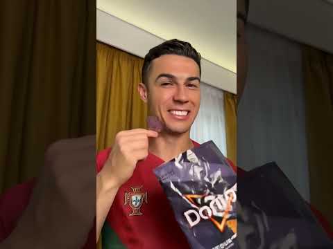 Nobody won because there was only one chips left 🤣🤢#football #ronaldo #haaland thumbnail