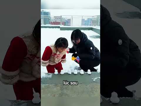 Cô bé nghịch ngợm dễ thương?? thumbnail