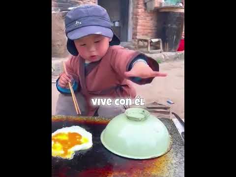 Le preparó el desayuno a su abuelo ❤️ thumbnail