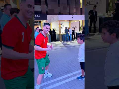Siuuu? #saudiarabia #riyadh #jeddah #kuwait #ronaldo #cristianoronaldo #football #portugal #cr7 thumbnail