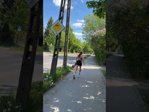 A WY LUBICIE SZYBKO CZY WOLNO? #couple #run #humor #love #partner thumbnail