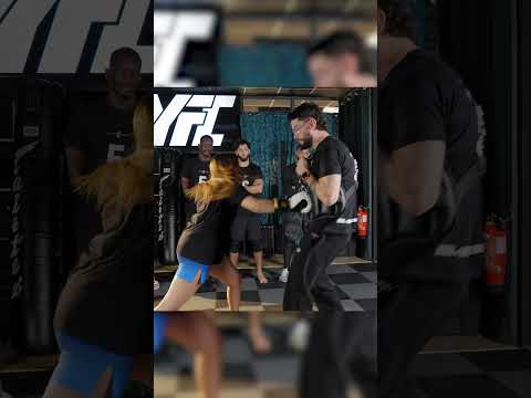 Est-ce qu’elle est combat Combattant professionnelle de Mma  ?  Vidéo complète sur IbraTV thumbnail
