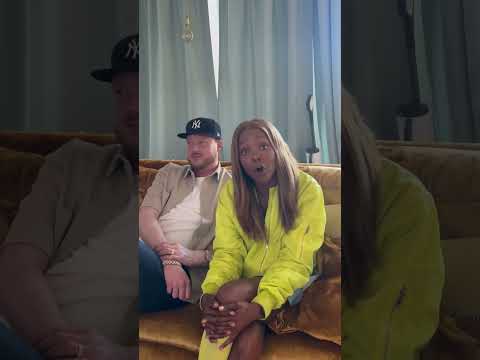 Vilken klass går du i 😊? #humor #komedi #lundsberg #parodi #roligaklipp #shorts #skola #föräldrar thumbnail