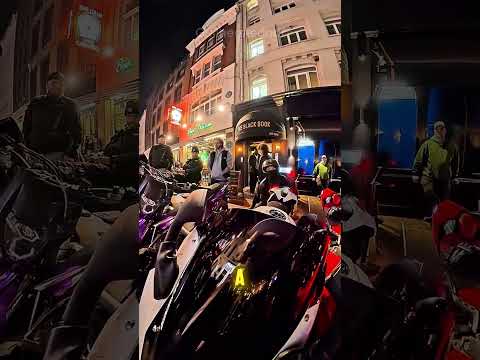 Essa Mulher Motociclista Mostrou Uma Força Que Ninguém Esperava. thumbnail