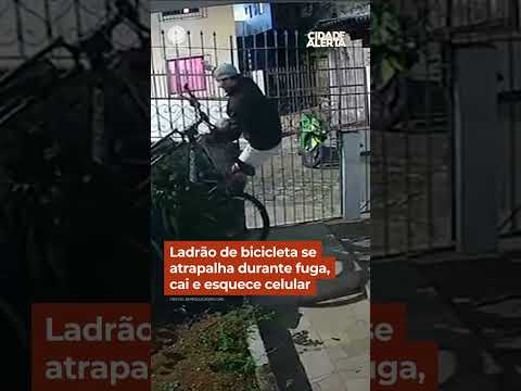 Ladrão de bicicleta se atrapalha durante fuga, cai e esquece celular #Shorts #CidadeAlerta thumbnail