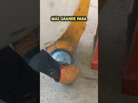 ¿Cómo entra esto en un agujero más pequeño? 🤯 #shorts thumbnail