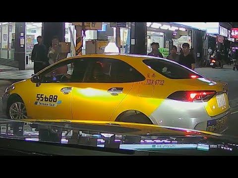 一直瞪，現在慢慢瞪著自己的車吧（檢舉成功） thumbnail
