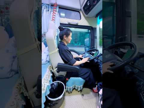 Chuyến hàng chiều muộn của nữ tài xế xinh đẹp #truckdriver #trucking #trucklife #automobile #female thumbnail