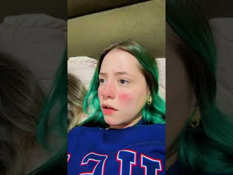 FILHA ESPIANDO A MÃE thumbnail