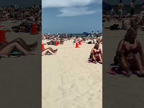 🇺🇸 Sunny day at Miami beach thumbnail