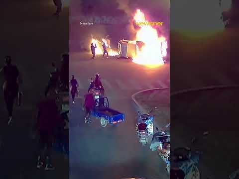 Strangers Unite to Save Drivers After Crash ? thumbnail