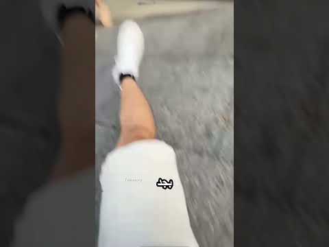 اخوها عمل مقلب فيها thumbnail