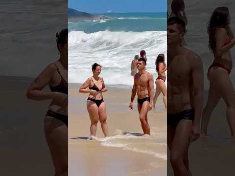 🇧🇷 Arpoador Beach A Wavy Day thumbnail
