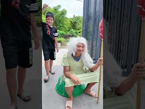 Chạy trốn mẹ | Tân ối á #shorts thumbnail