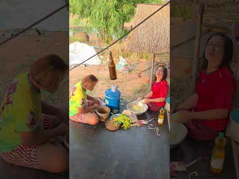 อ้ายต่อสายไฟมาให้เปิดพัดลมจังบ่ร้อน #funny #ขึ้นหน้าฟีด thumbnail