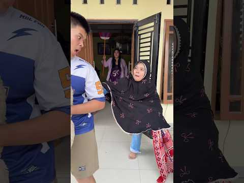 Harus sholat dulu #fypシ #shorts thumbnail