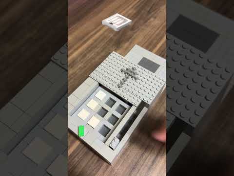 Crafting Minecraft Pale Oak Trapdoor BUT Lego! thumbnail