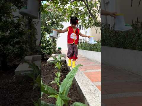 SH - Em gái tốt bụng, tìm giày cho chị || Kind girl, find shoes for my sister #shots thumbnail