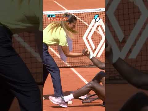 Quel match de Moïse Kouamé qui a tout donné au point de ne plus pouvoir se relever !  👏 thumbnail