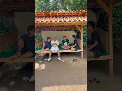 Kalian ada ga temen yang anaknya tu suka bener beli skin game #duolingo #shorts #kocak thumbnail
