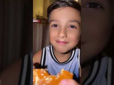 Give me my CHEESEBURGER 🍔 thumbnail