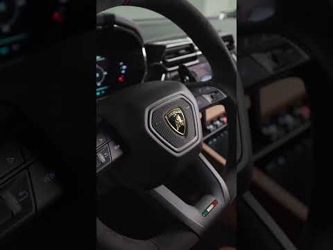 Urus SE in Verde Ermes | The elegance by Lamborghini thumbnail