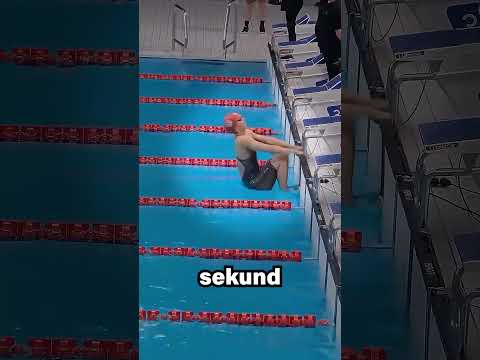 Ta trenerka pokazała swój poziom pływania 😯 thumbnail