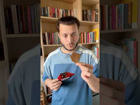 JOLO CHIP POORA KHA GAYA!🌶️🍪🥵 #shorts #youtubeshorts #cricket #unboxing #ball #funny thumbnail
