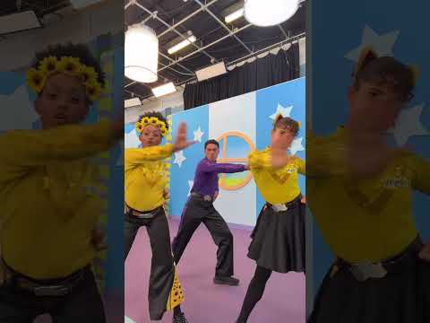 Double Dutch Bus ⭐️ DC @mollylong21 #MollyLong #fypシ゚ 🎶 The Wiggles thumbnail